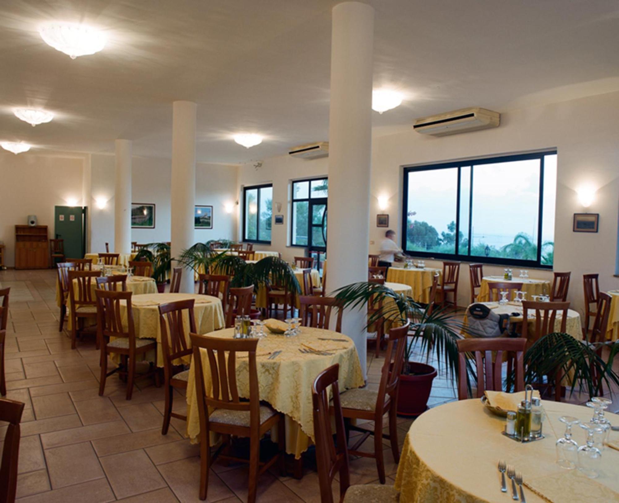 Villaggio Pineta Petto Bianco Capo Vaticano Exteriör bild