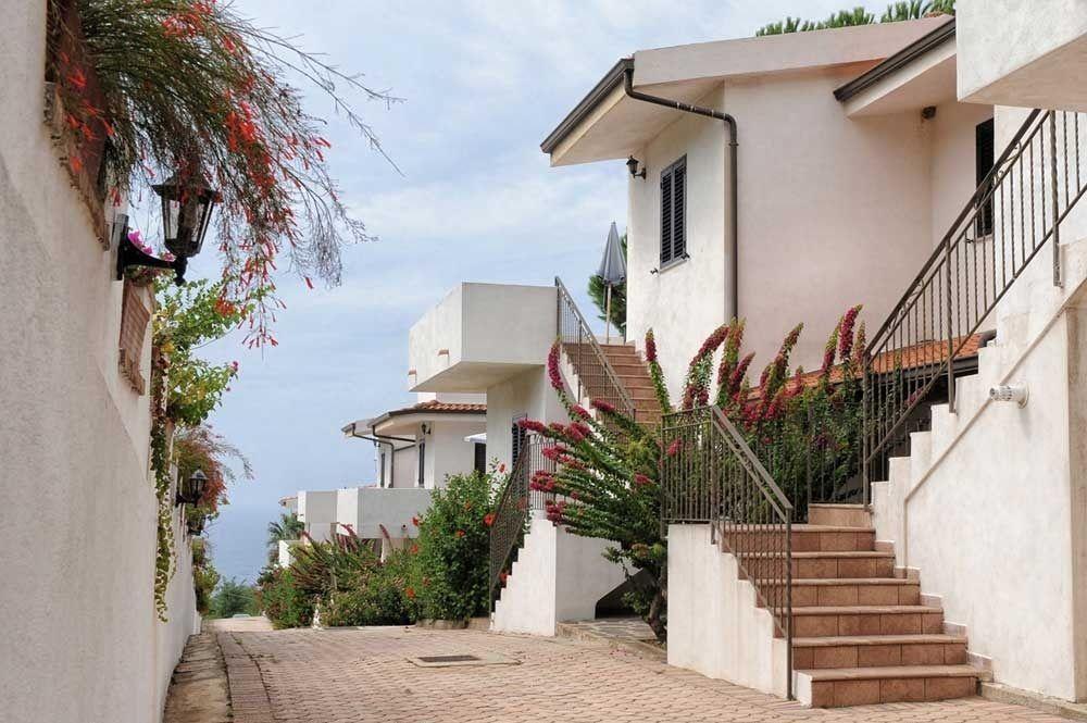 Villaggio Pineta Petto Bianco Capo Vaticano Exteriör bild