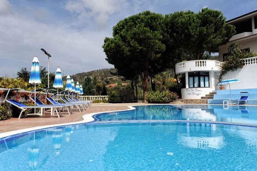 Villaggio Pineta Petto Bianco Capo Vaticano Exteriör bild