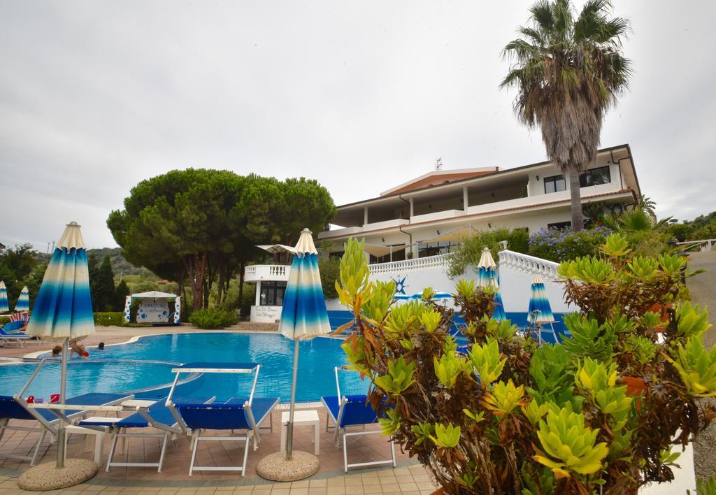 Villaggio Pineta Petto Bianco Capo Vaticano Exteriör bild